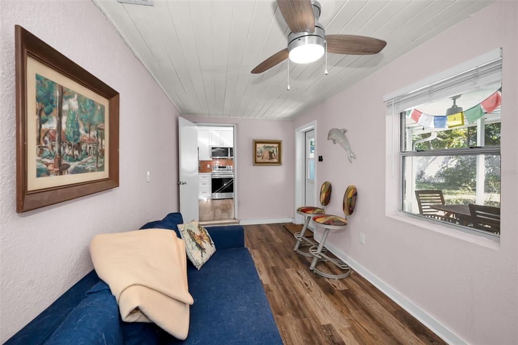 На продажу: $749,000 (3 спален, 2 ванн, 1430 Квадратных фут)