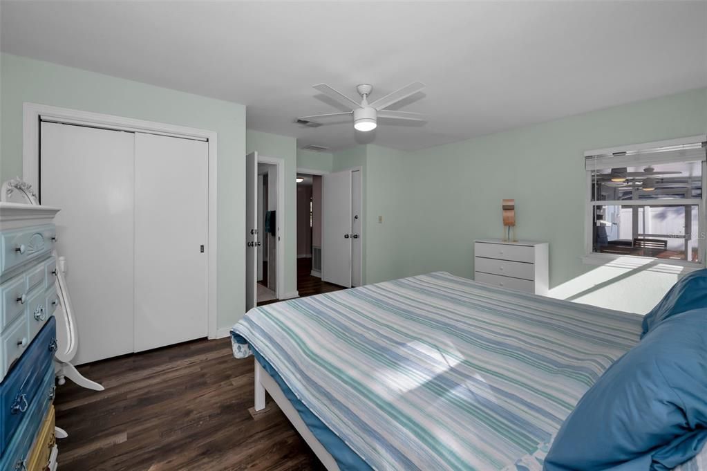 На продажу: $749,000 (3 спален, 2 ванн, 1430 Квадратных фут)