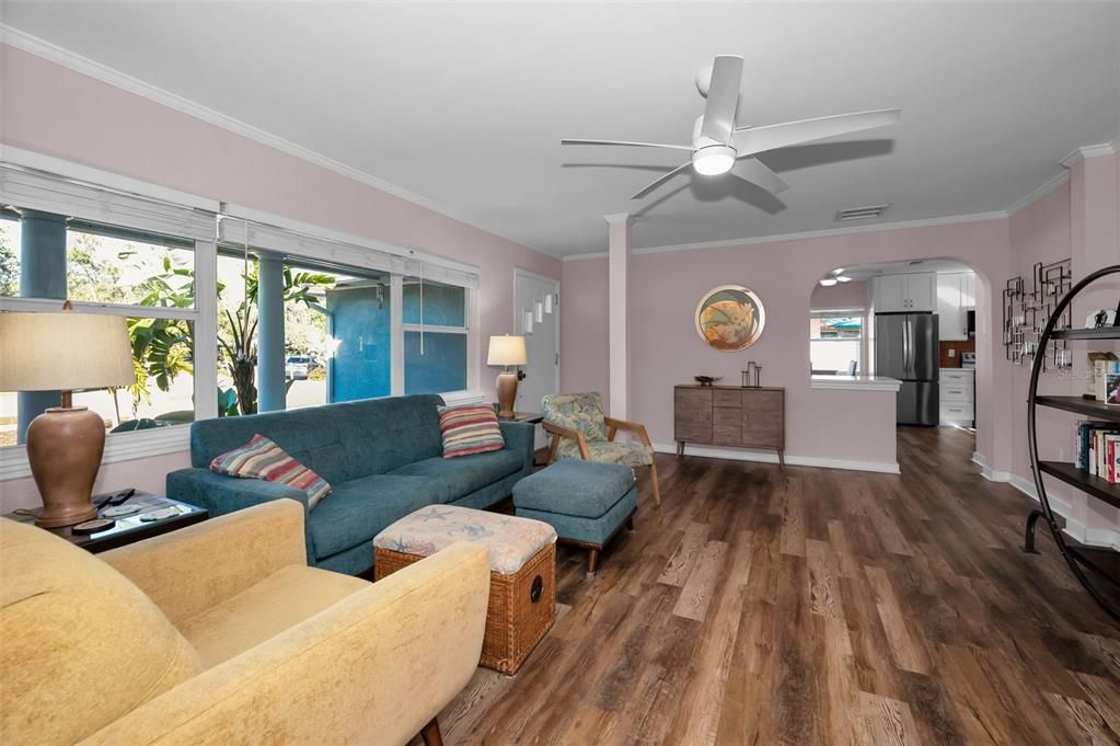 На продажу: $749,000 (3 спален, 2 ванн, 1430 Квадратных фут)