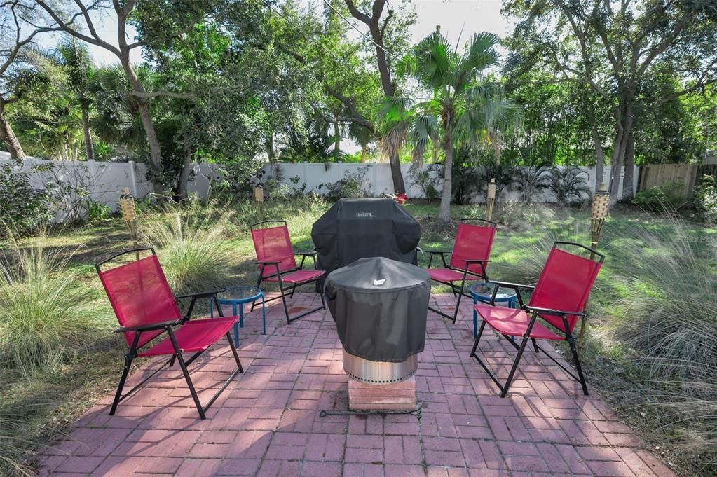 На продажу: $749,000 (3 спален, 2 ванн, 1430 Квадратных фут)