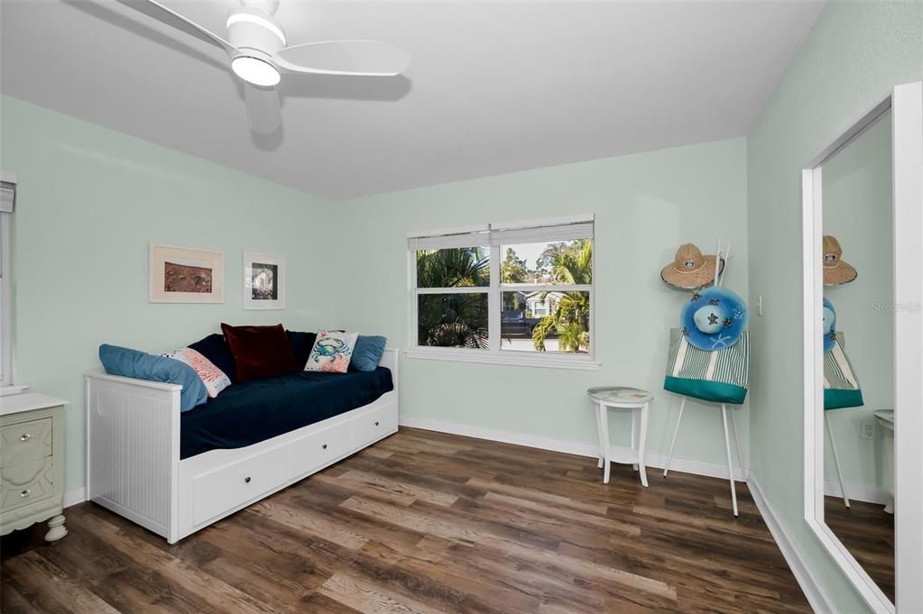 На продажу: $749,000 (3 спален, 2 ванн, 1430 Квадратных фут)