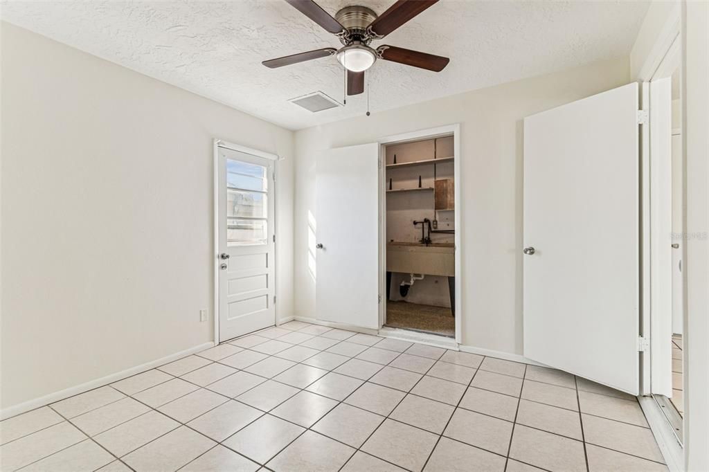 For Sale: $315,000 (3 beds, 2 baths, 1375 Square Feet)