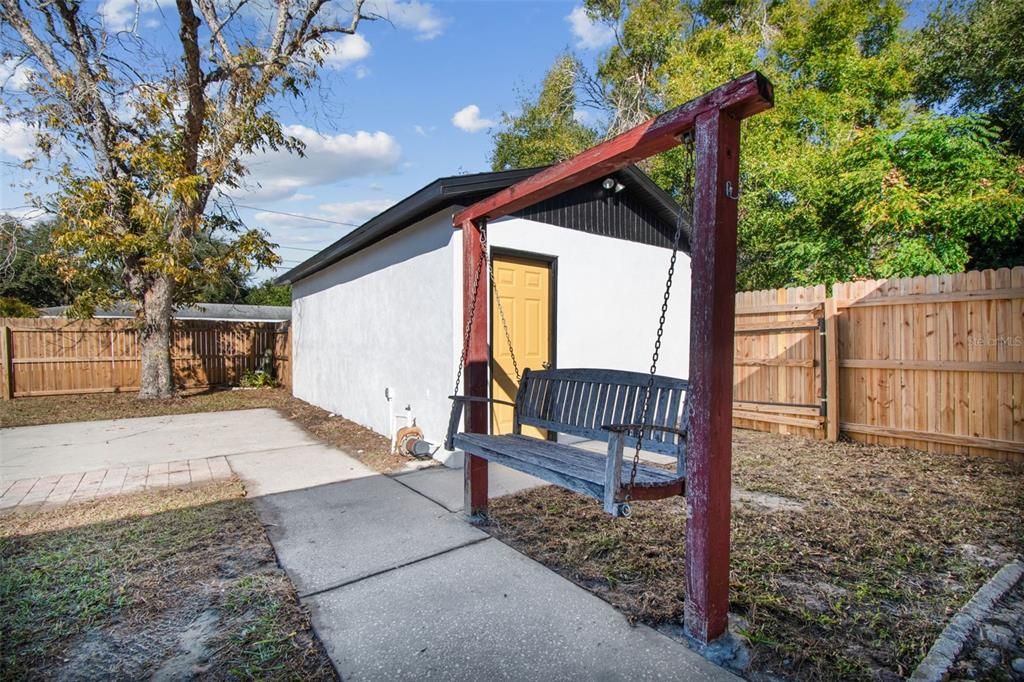 For Sale: $315,000 (3 beds, 2 baths, 1375 Square Feet)