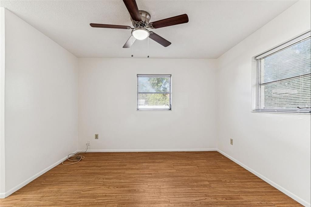 For Sale: $315,000 (3 beds, 2 baths, 1375 Square Feet)