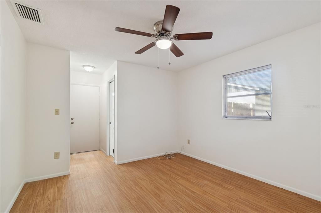 For Sale: $315,000 (3 beds, 2 baths, 1375 Square Feet)