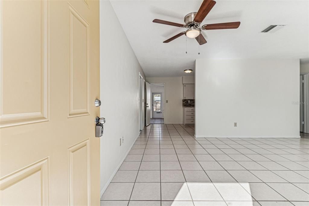 For Sale: $315,000 (3 beds, 2 baths, 1375 Square Feet)