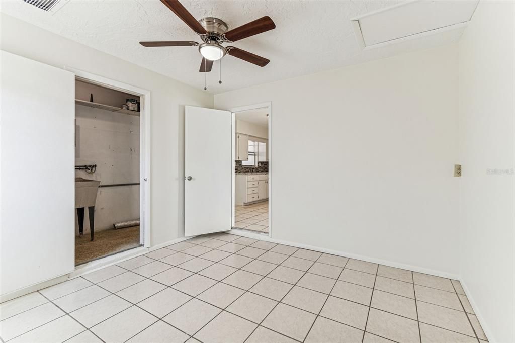 For Sale: $315,000 (3 beds, 2 baths, 1375 Square Feet)