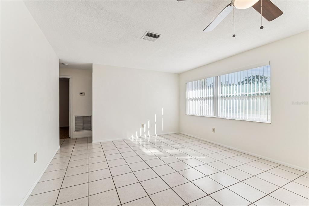 For Sale: $315,000 (3 beds, 2 baths, 1375 Square Feet)