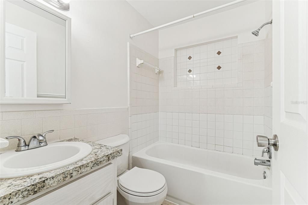 For Sale: $315,000 (3 beds, 2 baths, 1375 Square Feet)