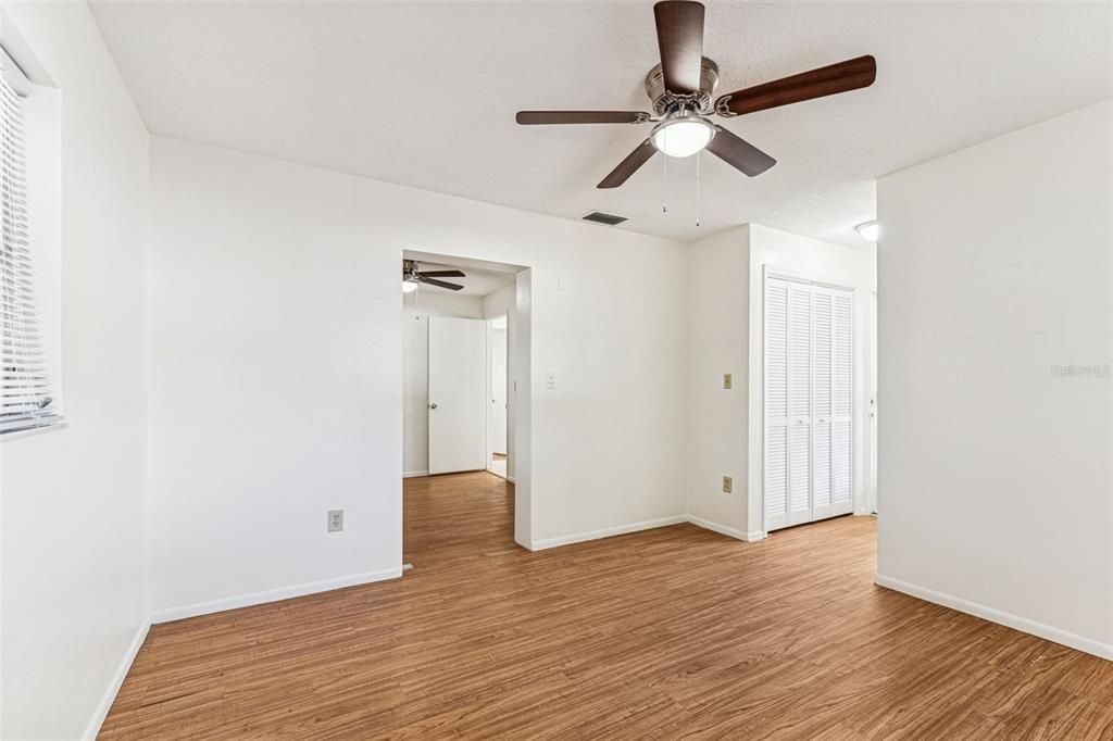 For Sale: $315,000 (3 beds, 2 baths, 1375 Square Feet)