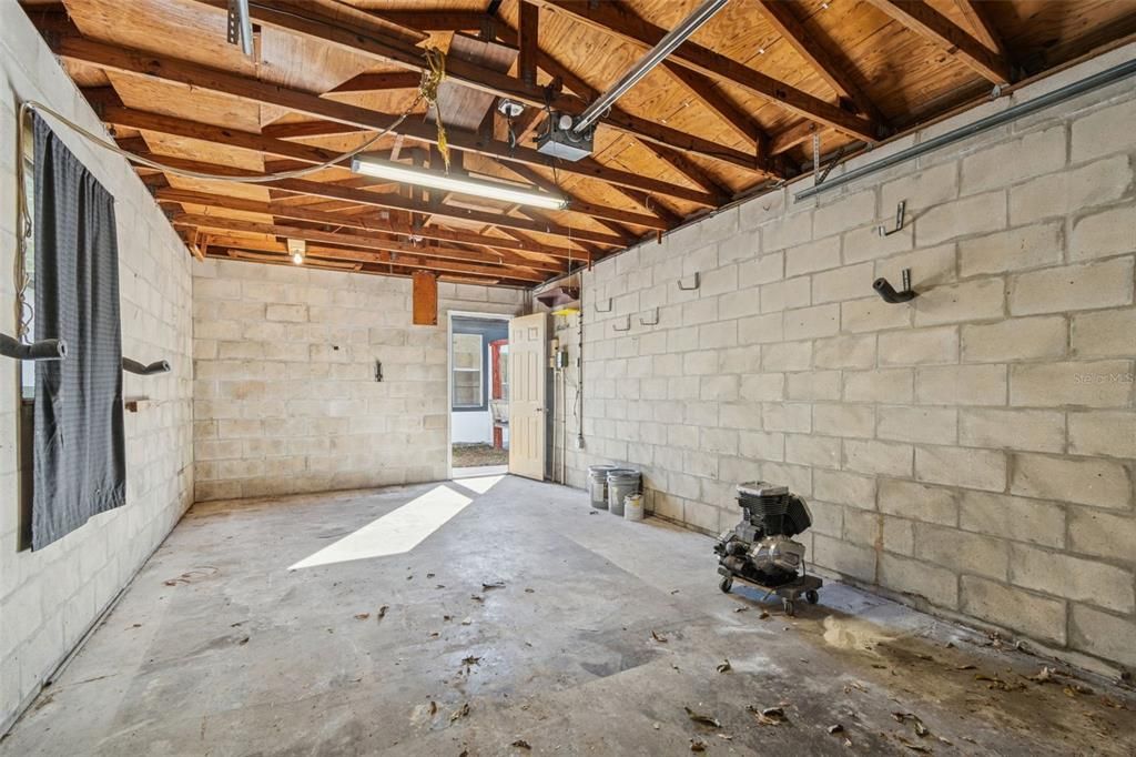 For Sale: $315,000 (3 beds, 2 baths, 1375 Square Feet)