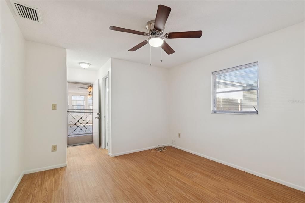 For Sale: $315,000 (3 beds, 2 baths, 1375 Square Feet)