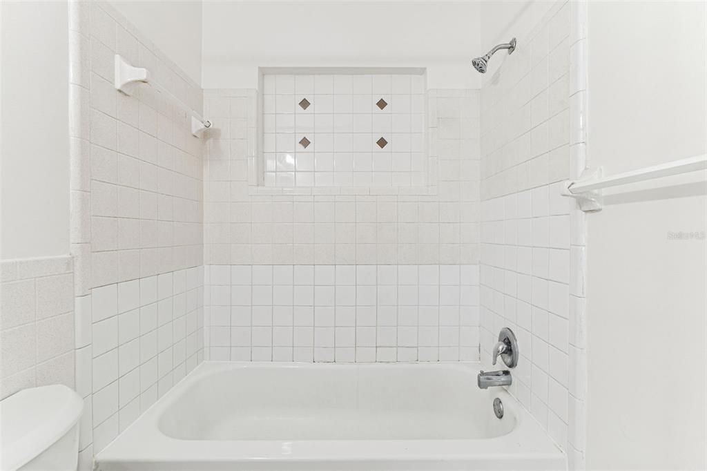 For Sale: $315,000 (3 beds, 2 baths, 1375 Square Feet)