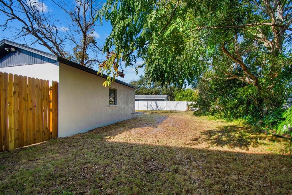 For Sale: $315,000 (3 beds, 2 baths, 1375 Square Feet)