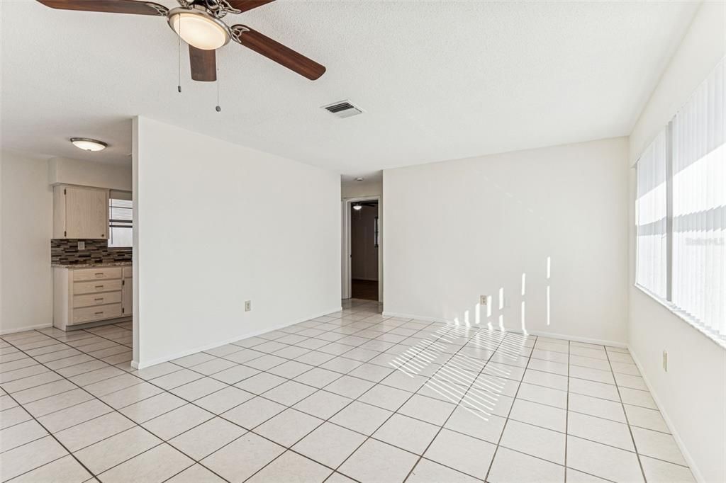 For Sale: $315,000 (3 beds, 2 baths, 1375 Square Feet)