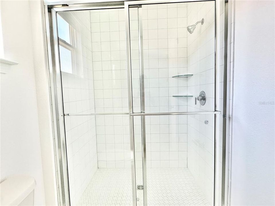 出租: $2,000 (1 贝兹, 1 浴室, 910 平方英尺)