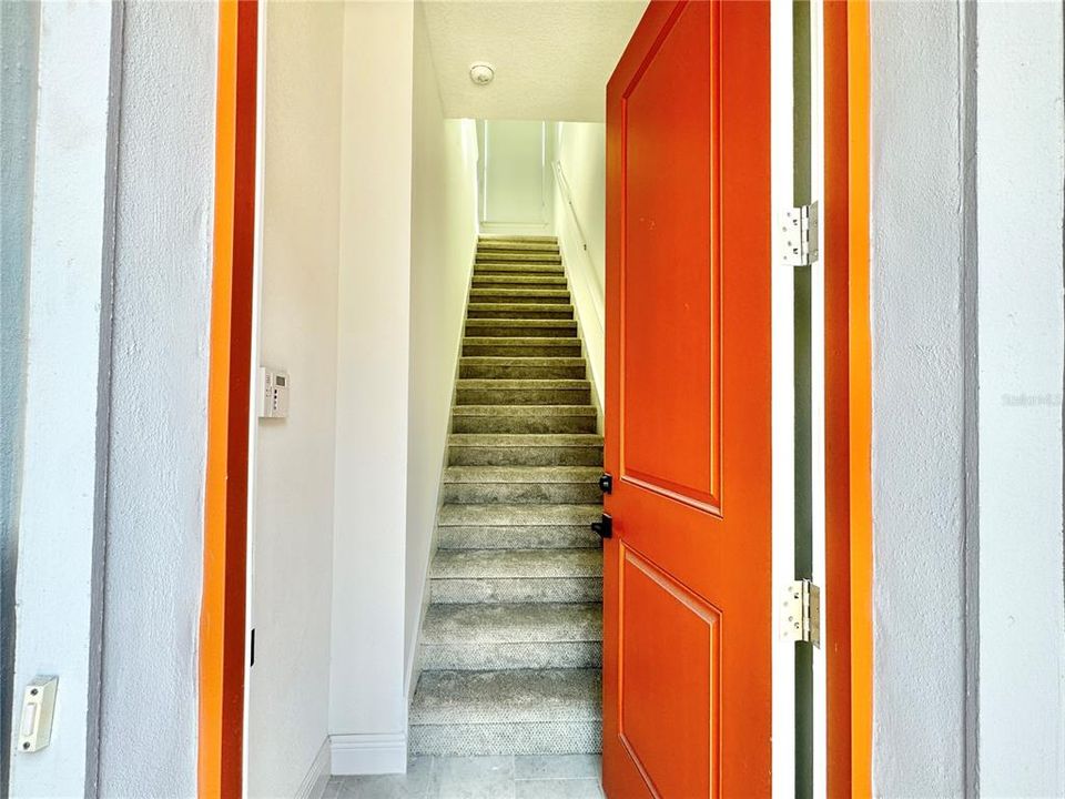 出租: $2,000 (1 贝兹, 1 浴室, 910 平方英尺)