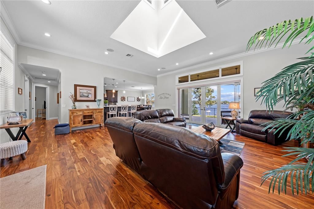 待售: $889,000 (3 贝兹, 2 浴室, 2363 平方英尺)