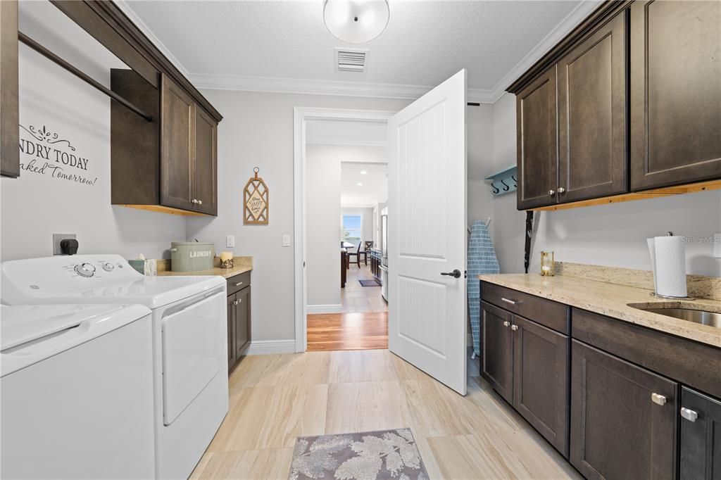 待售: $889,000 (3 贝兹, 2 浴室, 2363 平方英尺)