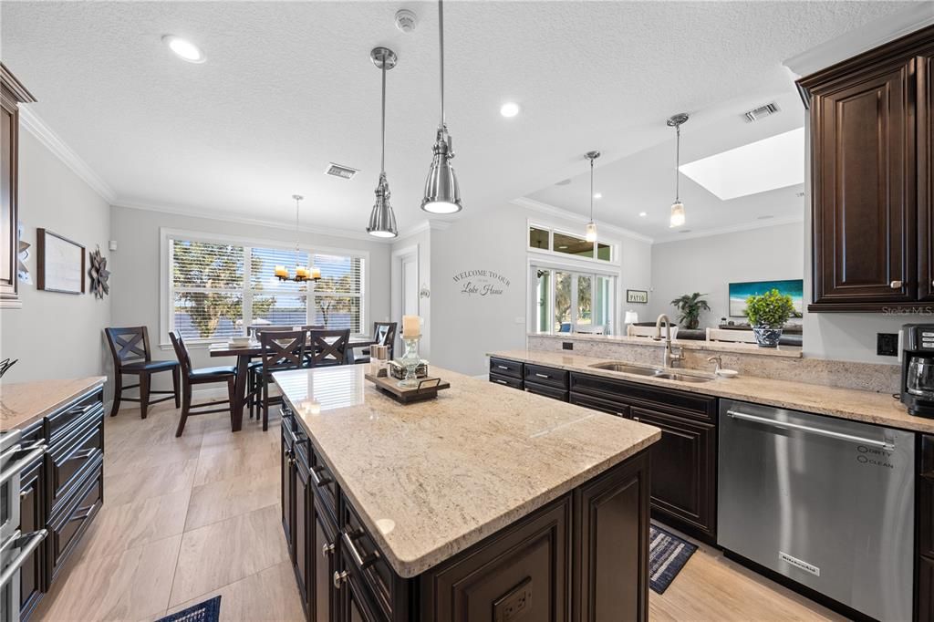 待售: $889,000 (3 贝兹, 2 浴室, 2363 平方英尺)