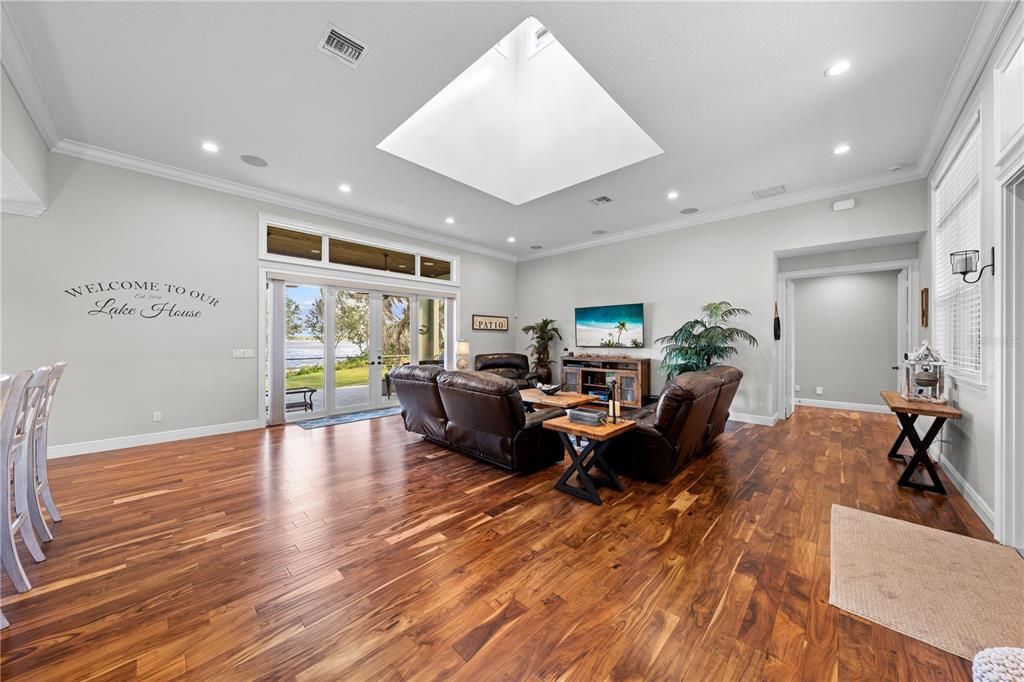 待售: $889,000 (3 贝兹, 2 浴室, 2363 平方英尺)