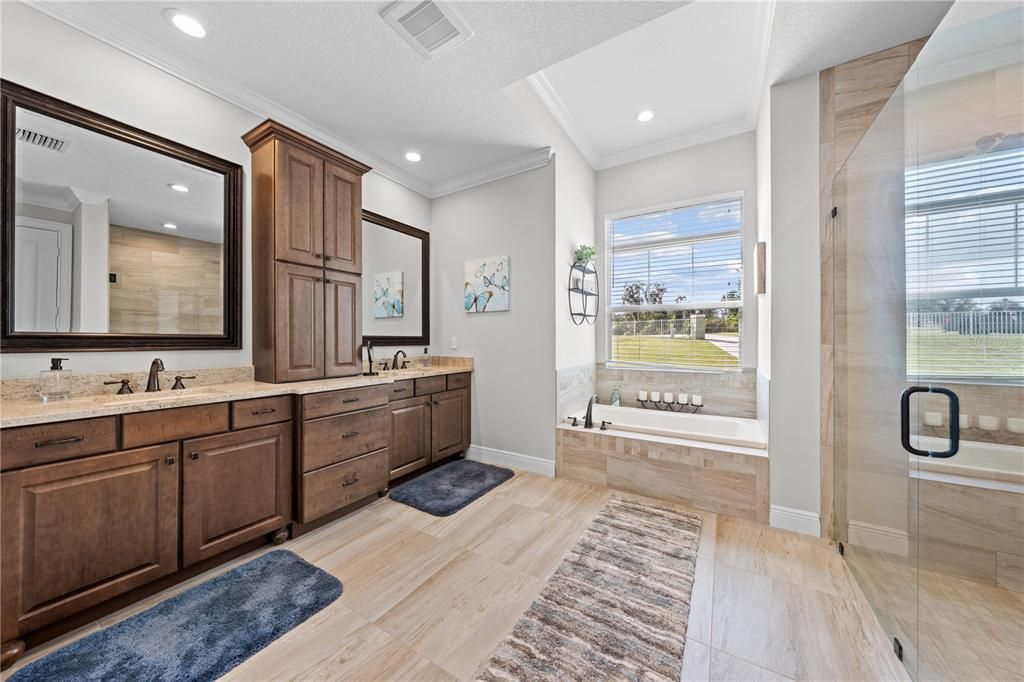 待售: $889,000 (3 贝兹, 2 浴室, 2363 平方英尺)