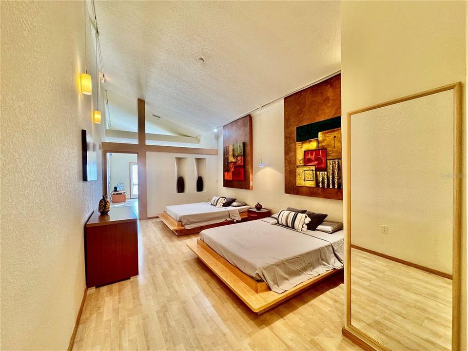 For Rent: $1,350 (1 beds, 1 baths, 625 Square Feet)