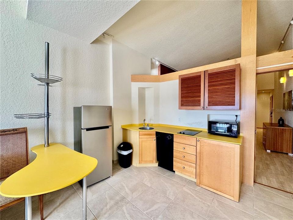 For Rent: $1,350 (1 beds, 1 baths, 625 Square Feet)