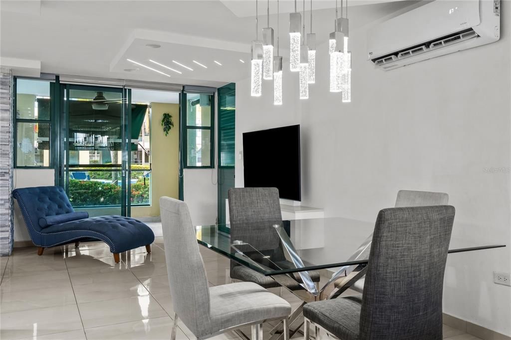 For Sale: $445,000 (3 beds, 2 baths, 1168 Square Feet)