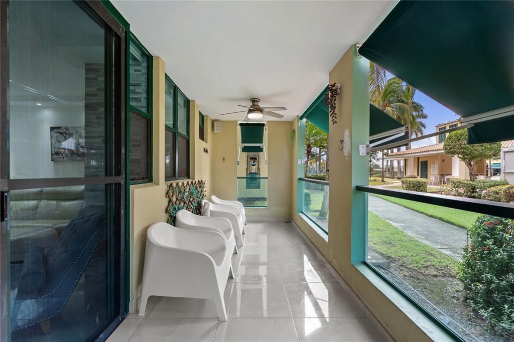For Sale: $445,000 (3 beds, 2 baths, 1168 Square Feet)