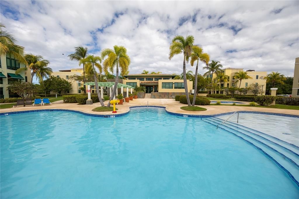 For Sale: $445,000 (3 beds, 2 baths, 1168 Square Feet)