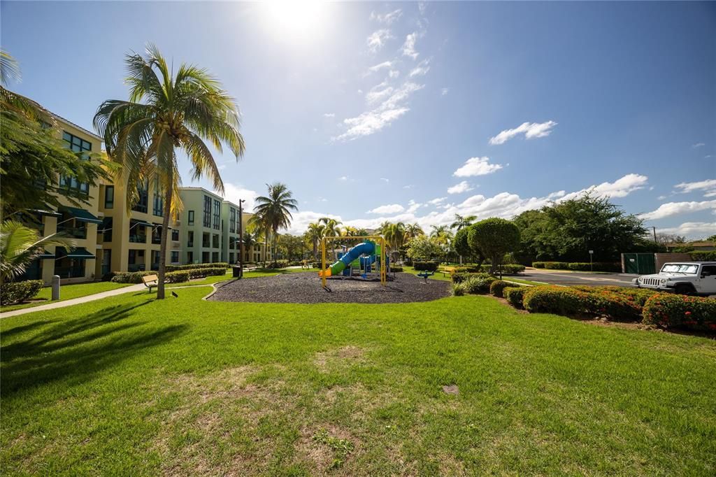 For Sale: $445,000 (3 beds, 2 baths, 1168 Square Feet)