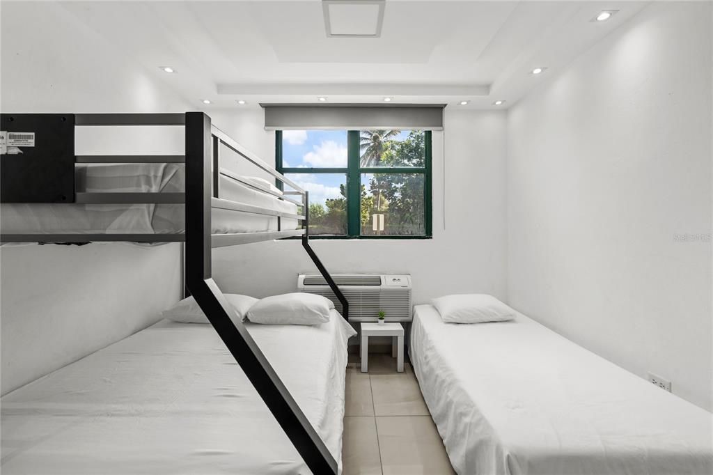 For Sale: $445,000 (3 beds, 2 baths, 1168 Square Feet)