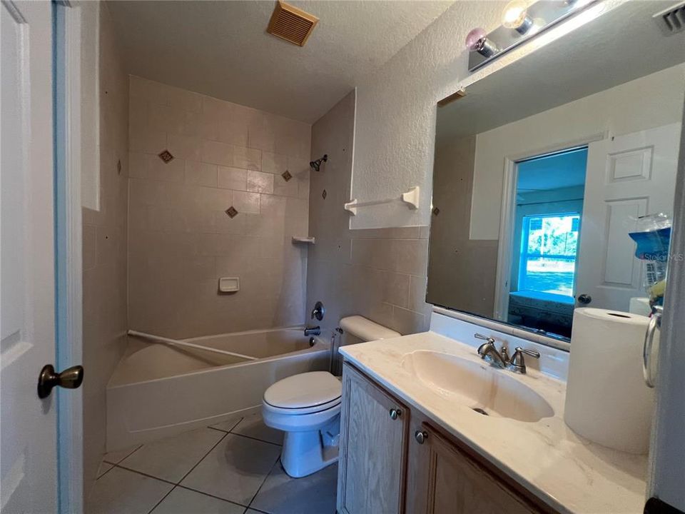 En Venta: $240,000 (3 camas, 2 baños, 1214 Pies cuadrados)