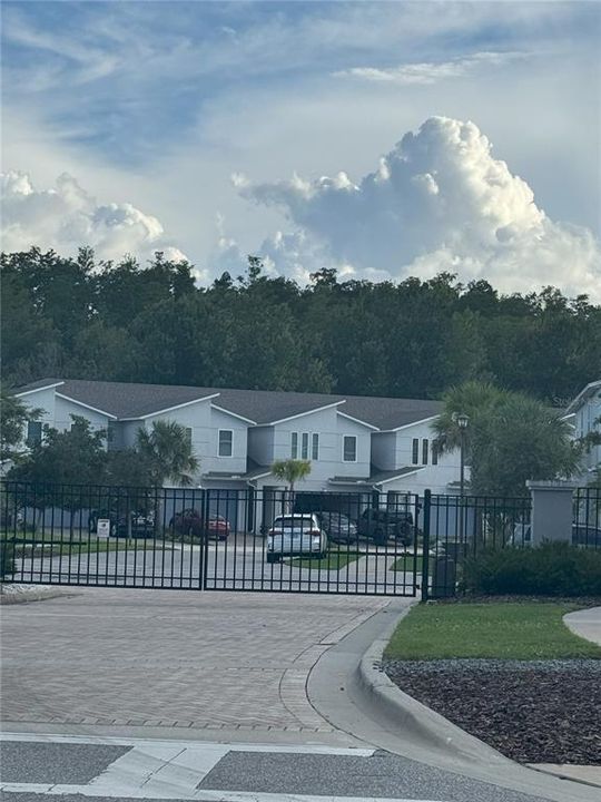 For Rent: $2,300 (4 beds, 3 baths, 2035 Square Feet)