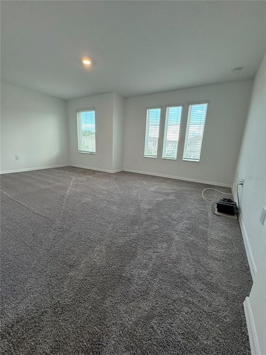 For Rent: $2,300 (4 beds, 3 baths, 2035 Square Feet)