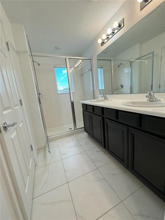 For Rent: $2,300 (4 beds, 3 baths, 2035 Square Feet)