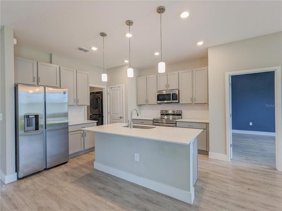 For Rent: $2,295 (3 beds, 2 baths, 1753 Square Feet)