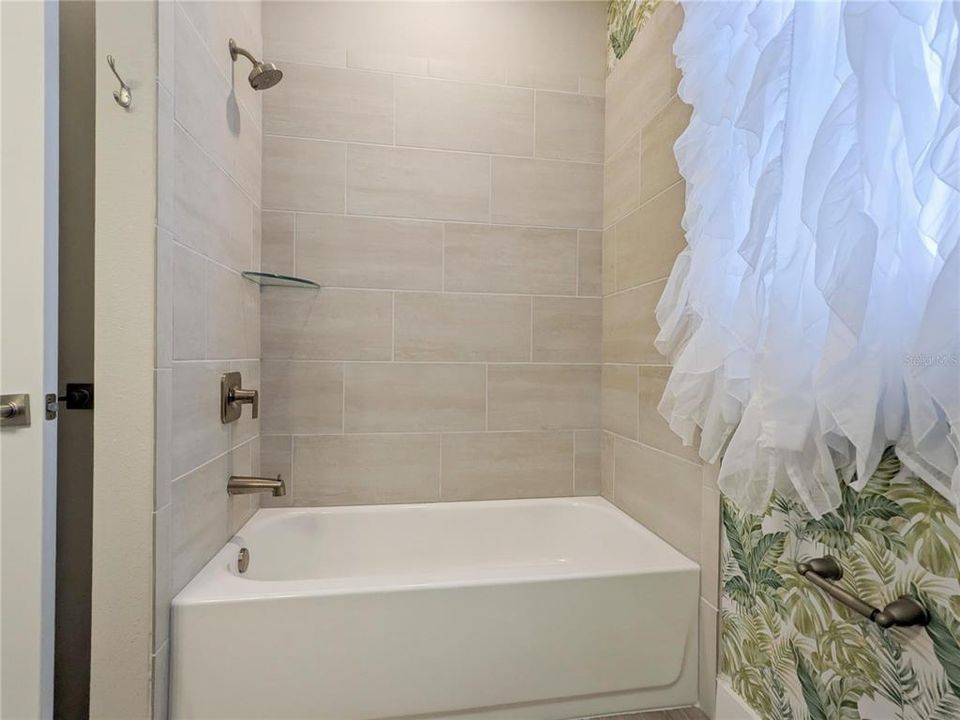 For Rent: $2,295 (3 beds, 2 baths, 1753 Square Feet)