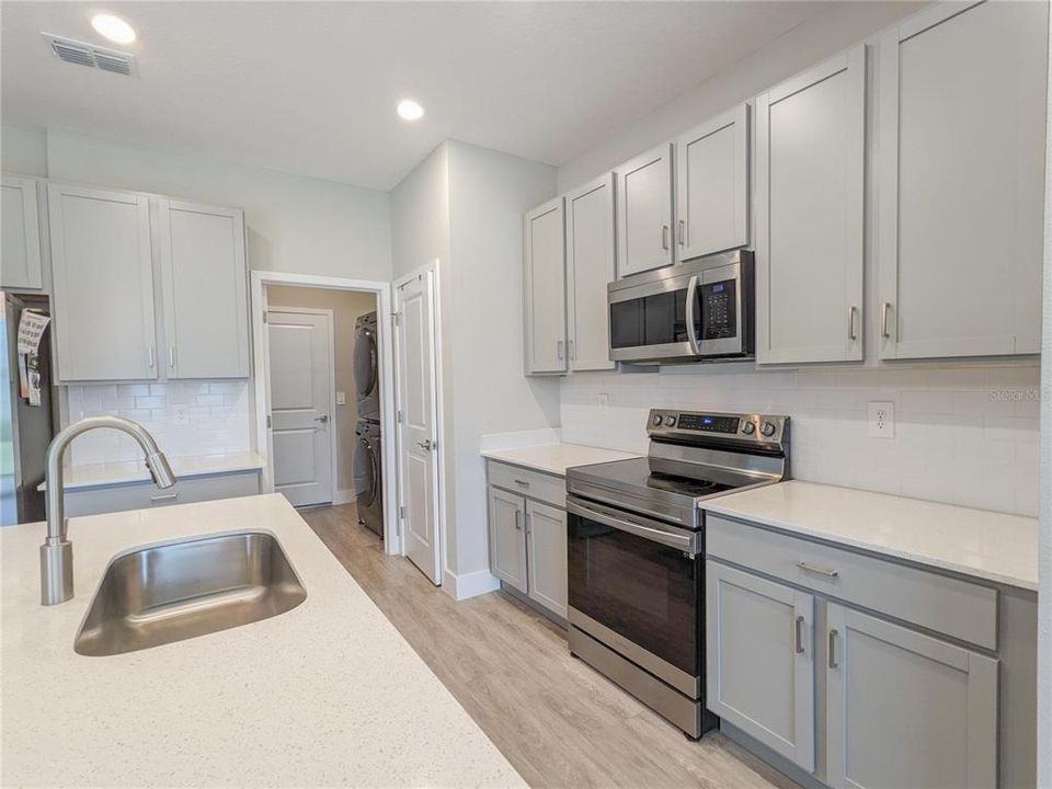 For Rent: $2,295 (3 beds, 2 baths, 1753 Square Feet)