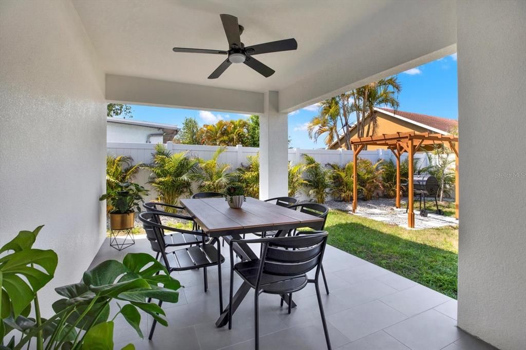 For Sale: $749,000 (4 beds, 3 baths, 1960 Square Feet)