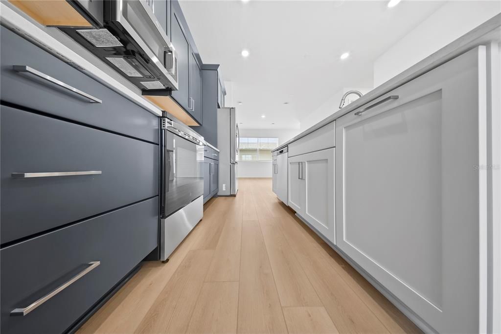 В аренду: $2,700 (3 спален, 2 ванн, 1635 Квадратных фут)