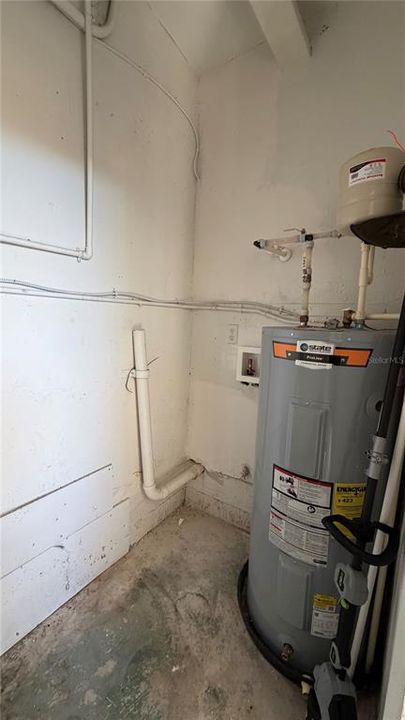 For Rent: $1,595 (2 beds, 1 baths, 954 Square Feet)