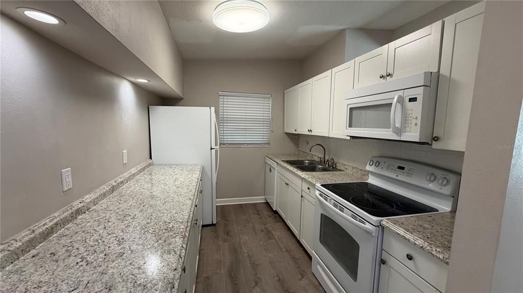 For Rent: $1,595 (2 beds, 1 baths, 954 Square Feet)