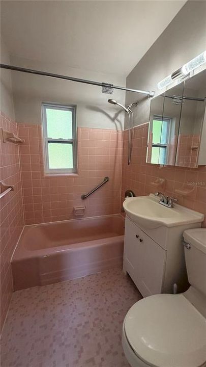 For Rent: $1,595 (2 beds, 1 baths, 954 Square Feet)