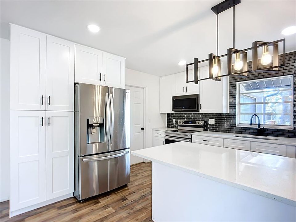 For Sale: $375,000 (3 beds, 2 baths, 1269 Square Feet)