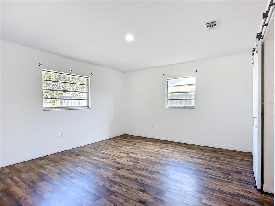 For Sale: $375,000 (3 beds, 2 baths, 1269 Square Feet)