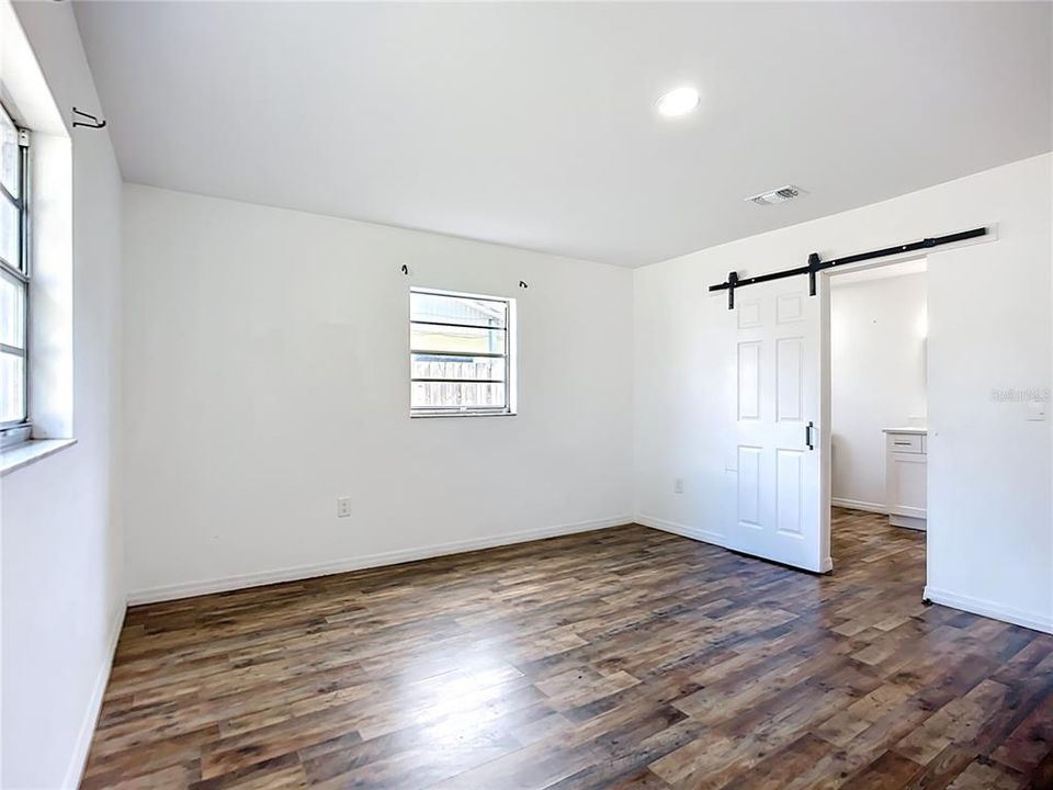 For Sale: $375,000 (3 beds, 2 baths, 1269 Square Feet)