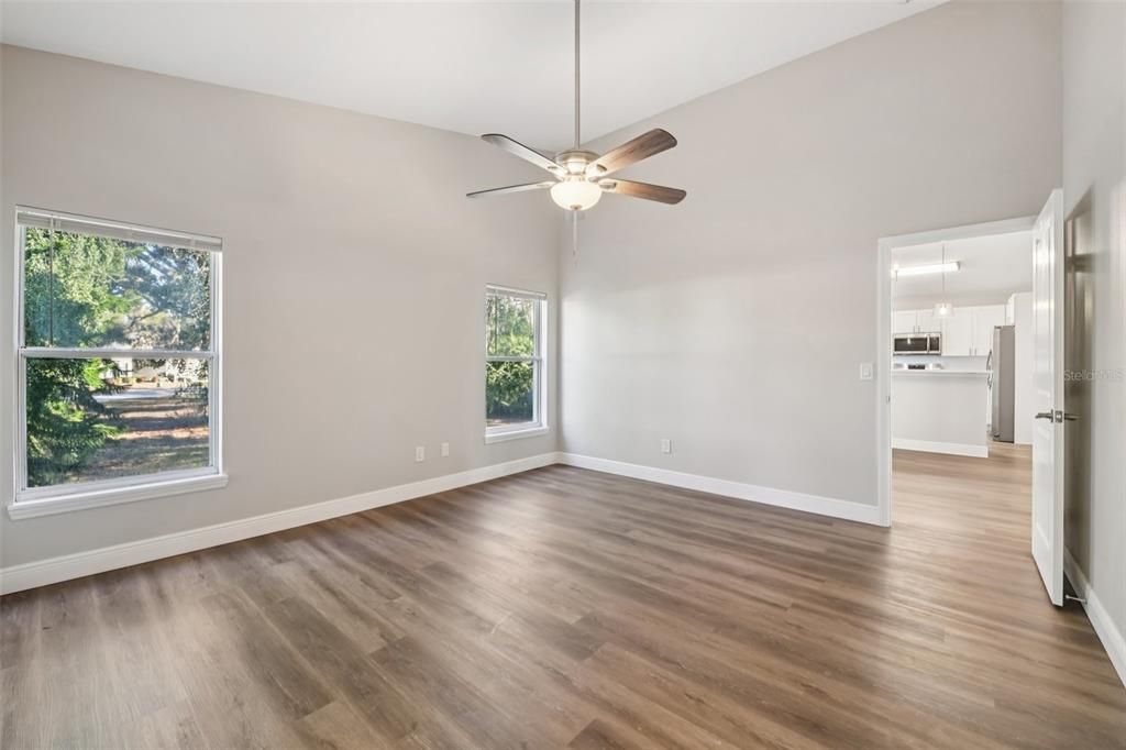 For Sale: $329,900 (3 beds, 2 baths, 1438 Square Feet)