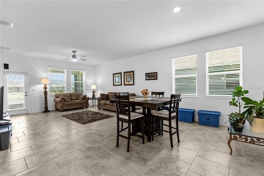 待售: $489,900 (4 贝兹, 3 浴室, 2159 平方英尺)